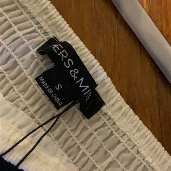 Trendy white smocked top with puffy sheer sleeves - Picture 4 of 5